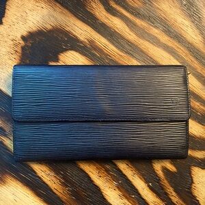Authentic Louis Vuitton Epi Pochette Porte Monnaie Credit Wallet